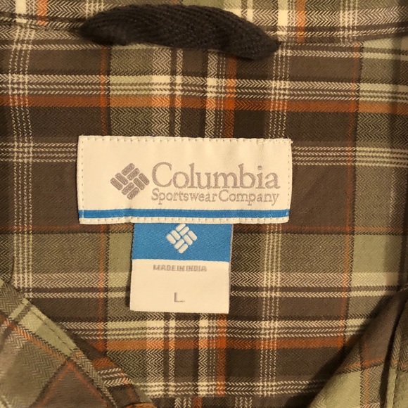 Columbia Men’s Button Up Shirt - Picture 2 of 2
